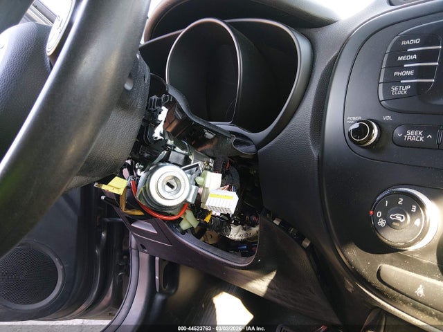 KIA Soul 2016 KNDJN2A28G7390283 Image 6