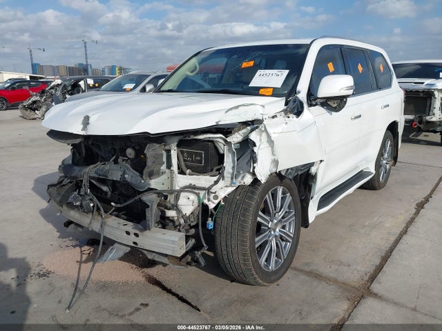JTJHY7AX9G4194530 Lexus LX 570