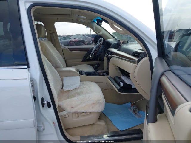 JTJHY7AX9G4194530 Lexus LX 570