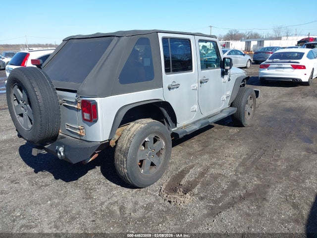 2010 JEEP WRANGLER UNLIMITED 1J4BA5H10AL110072 Photo 3