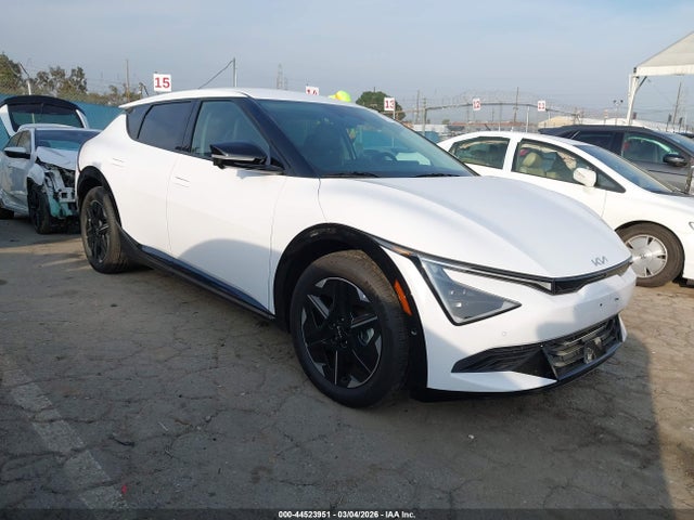 KIA Ev6 Wind 2025 5XYC34JA1SG010911 main image