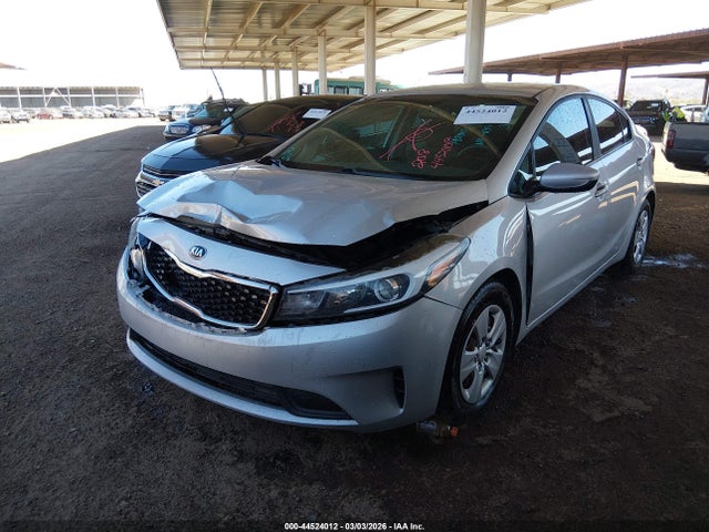 KIA FORTE LX 2018 3KPFK4A75JE188515 Image 2