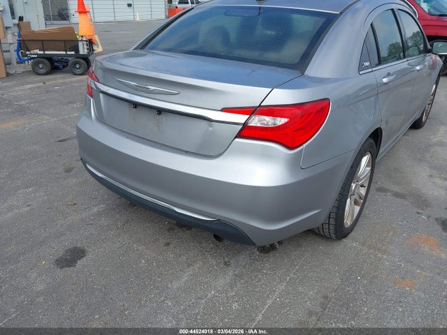 44524018 :رقم المزاد ، 1C3CCBBB0DN614798 vin ، 2013 Chrysler 200 Touring مزاد بيع