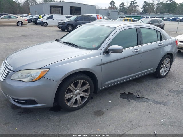 44524018 :رقم المزاد ، 1C3CCBBB0DN614798 vin ، 2013 Chrysler 200 Touring مزاد بيع