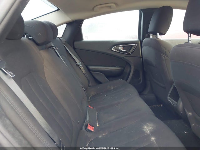 44524084 :رقم المزاد ، 1C3CCCAB3FN755441 vin ، 2015 Chrysler 200 Limited مزاد بيع