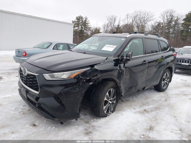 5TDHZRBH1LS037026 Toyota Highlander Xle