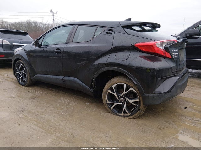 44524118 :رقم المزاد ، NMTKHMBX3JR008819 vin ، 2018 Toyota C-hr Xle مزاد بيع