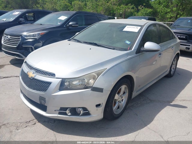 Chevrolet Cruze 1lt Auto 2014 1G1PC5SB7E7195507 Image 2