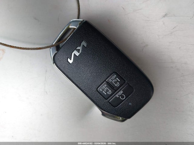 44524182 :رقم المزاد ، KNDNE5H30P6273515 vin ، 2023 Kia Carnival Mpv Sx مزاد بيع