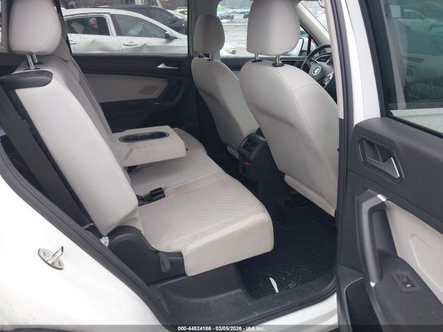 Продаж на аукціоні авто 2018 Volkswagen Tiguan 2.0t S, vin: 3VV1B7AX6JM084697, номер лоту: 44524186