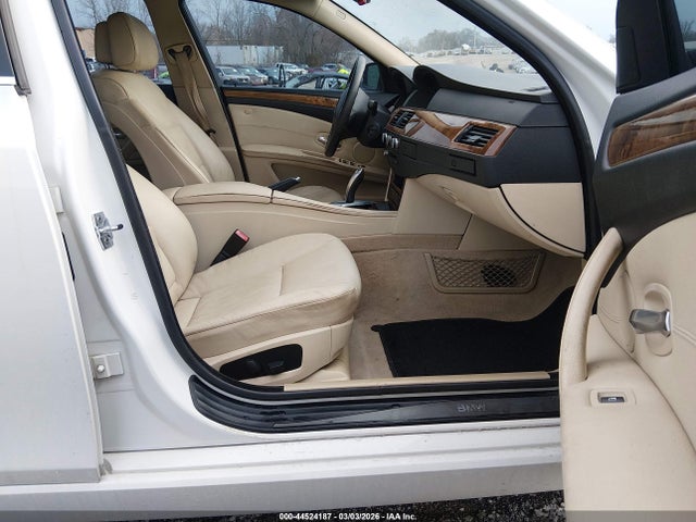 2010 BMW 528I WBANV1C55AC157248 Photo 4