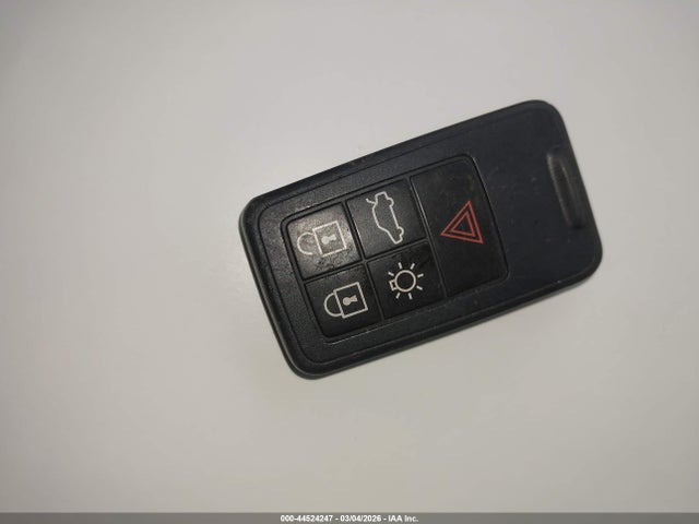 2017 VOLVO XC60 YV440MRU4H2142962 Photo 10