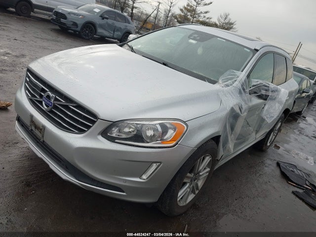 2017 VOLVO XC60 YV440MRU4H2142962 Photo 1