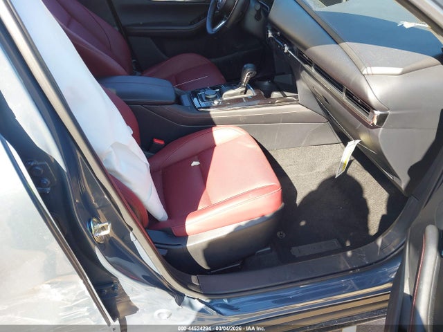 44524294 :رقم المزاد ، 3MVDMBCM2SM832745 vin ، 2025 Mazda Cx-30 2.5 S Carbon Edition مزاد بيع