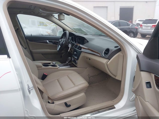 Aukcja sprzedaży 2013 Mercedes-benz C 300 Sport 4matic, vin: WDDGF8AB6DR299674, numer aukcji: 44524333