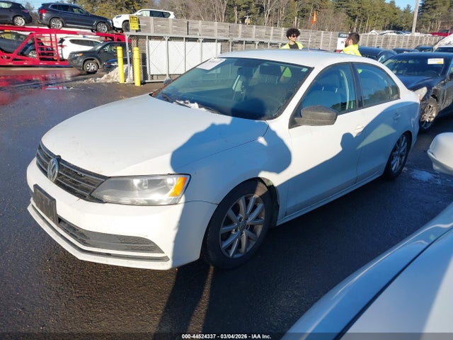 44524337 :رقم المزاد ، 3VWD17AJ3FM260975 vin ، 2015 Volkswagen Jetta 1.8t Se مزاد بيع