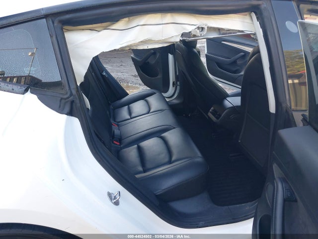 44524502 :رقم المزاد ، 5YJ3E1EA4NF376604 vin ، 2022 Tesla Model 3 Rear-wheel Drive مزاد بيع