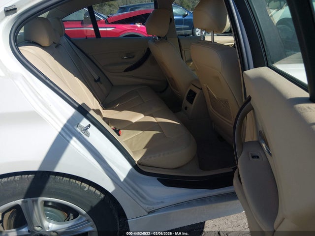 Продажа на аукционе авто 2015 Bmw 320i, vin: WBA3B1C57FK140206, номер лота: 44524532