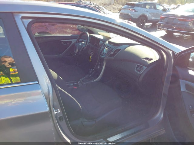 KMHDH4AE1FU225021 Hyundai ELANTRA SE