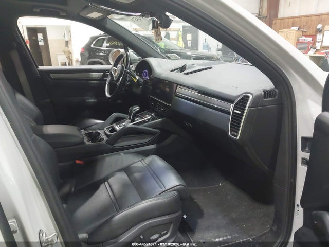 Porsche Cayenne Platinum Edition 2023 WP1AA2AY7PDA00371 Image 5