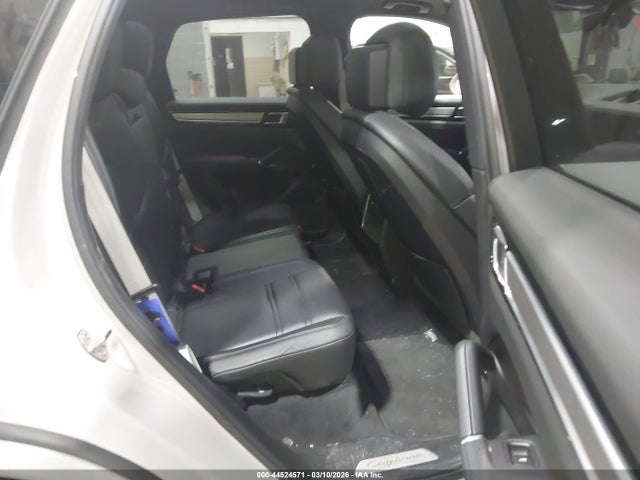 Porsche Cayenne Platinum Edition 2023 WP1AA2AY7PDA00371 Image 8