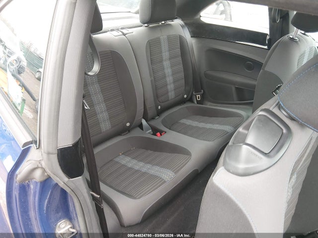 44524780 :رقم المزاد ، 3VWVT7AT6DM692389 vin ، 2013 Volkswagen Beetle 2.0t Turbo مزاد بيع