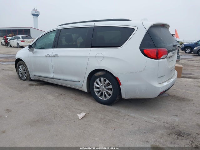 2017 CHRYSLER PACIFICA 2C4RC1BG4HR506849 Photo 2