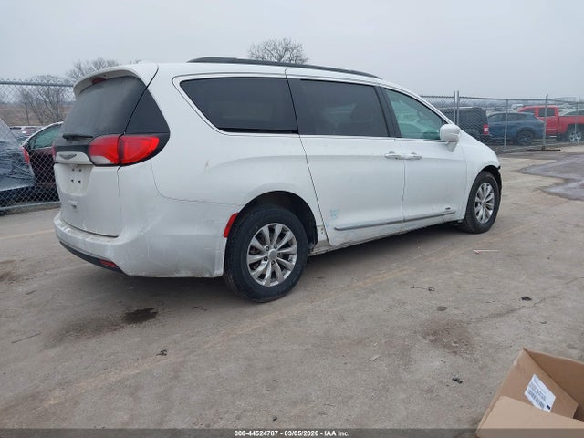 2017 CHRYSLER PACIFICA 2C4RC1BG4HR506849 Photo 3