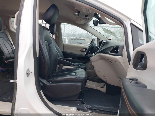 2017 CHRYSLER PACIFICA 2C4RC1BG4HR506849 Photo 4