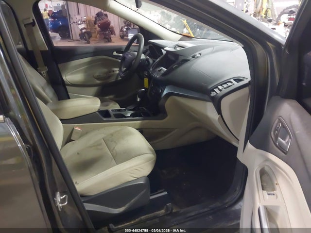 44524795 :رقم المزاد ، 1FMCU9GD2HUC55263 vin ، 2017 Ford Escape Se مزاد بيع