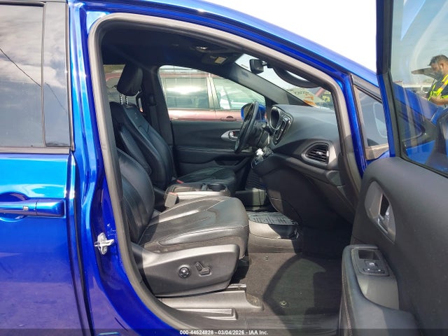 2019 CHRYSLER PACIFICA 2C4RC1BG1KR708541 Photo 4