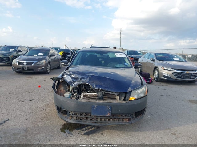 Продаж на аукціоні авто 2013 Volkswagen Passat S, vin: 1VWAH7A37DC098993, номер лоту: 44524874