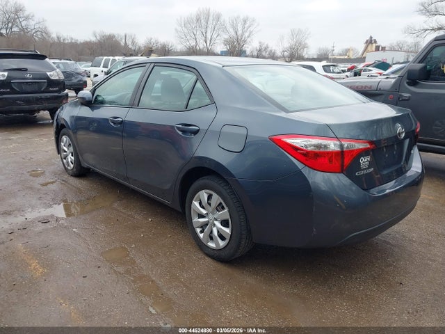 2015 TOYOTA COROLLA 5YFBURHE2FP363139 Photo 2