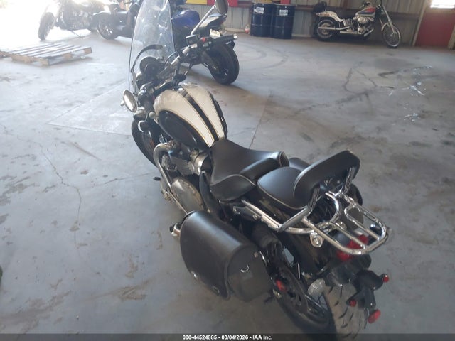 2018 TRIUMPH MOTORCYCLE BONNEVILLE SMTD46HL0JT882179 Photo 2