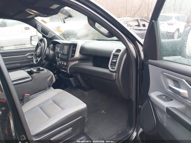 2021 Ram 1500 Big Horn  4x4 6'4 Box მანქანა იყიდება აუქციონზე, vin: 1C6SRFBT1MN731755, აუქციონის ნომერი: 44524972