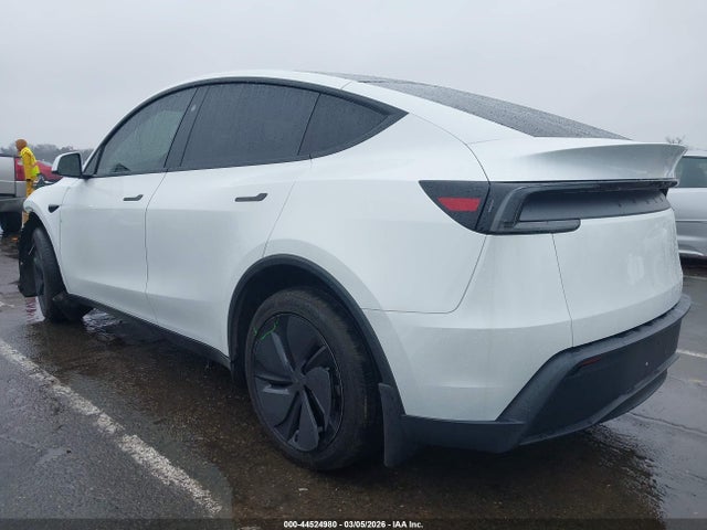 2026 TESLA MODEL Y 7SAYGDED9TF382975 Photo 2