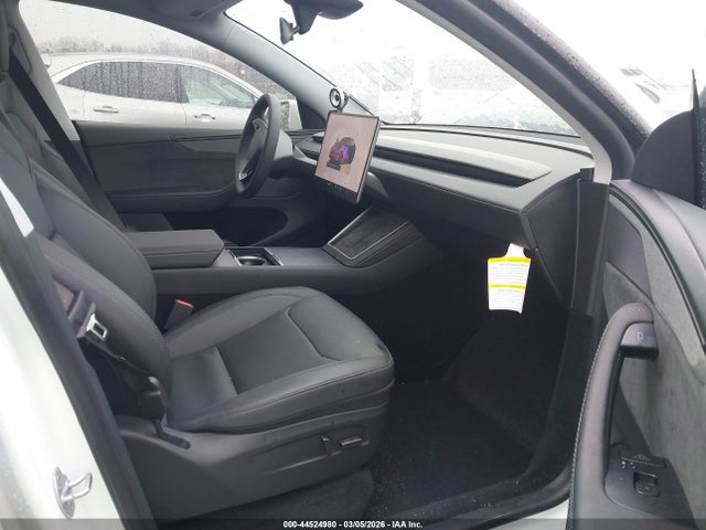 2026 TESLA MODEL Y 7SAYGDED9TF382975 Photo 4