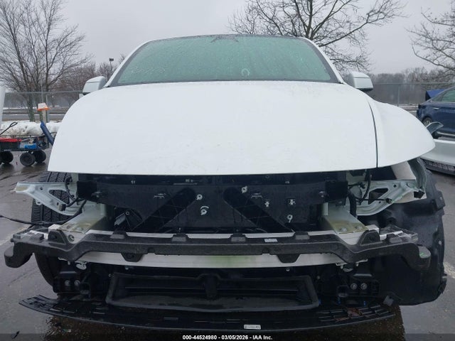 2026 TESLA MODEL Y 7SAYGDED9TF382975 Photo 5