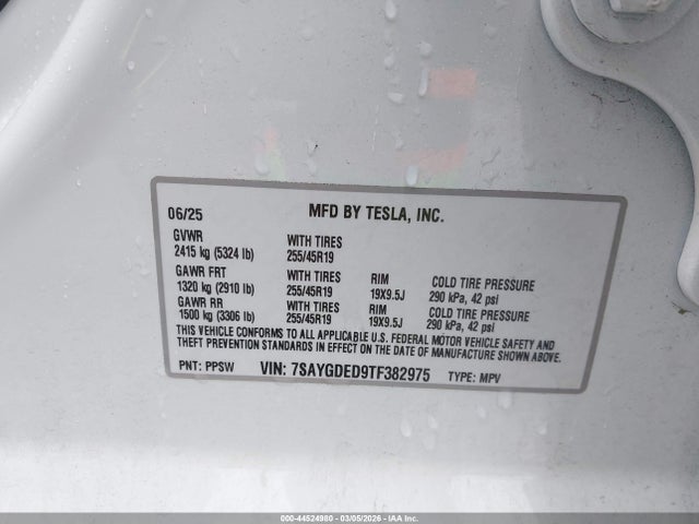 2026 TESLA MODEL Y 7SAYGDED9TF382975 Photo 8