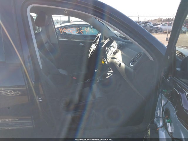 44525004 :رقم المزاد ، WVGBV3AX7EW598482 vin ، 2014 Volkswagen Tiguan Se مزاد بيع