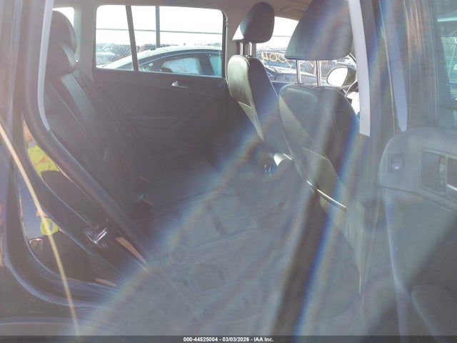 44525004 :رقم المزاد ، WVGBV3AX7EW598482 vin ، 2014 Volkswagen Tiguan Se مزاد بيع