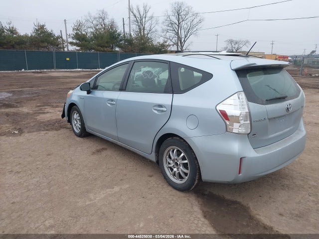2014 TOYOTA PRIUS V JTDZN3EU0E3313724 Photo 2