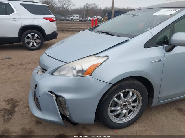2014 TOYOTA PRIUS V JTDZN3EU0E3313724 Photo 5