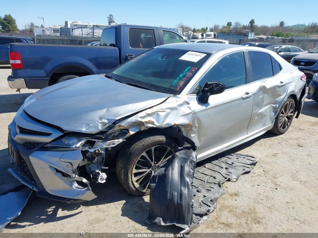 4T1B11HK8JU639203 Toyota CAMRY SE