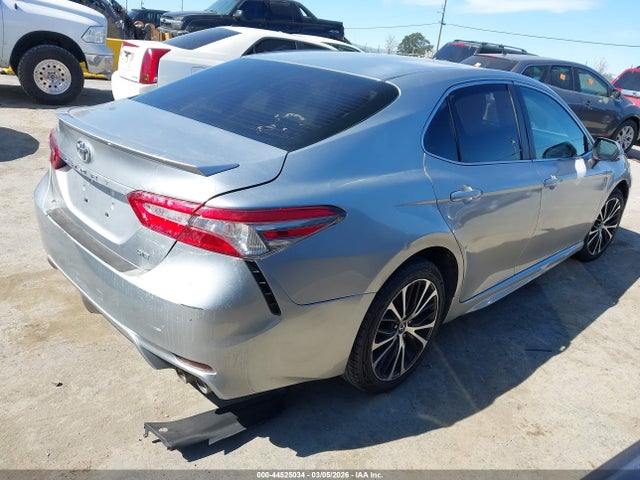4T1B11HK8JU639203 Toyota CAMRY SE