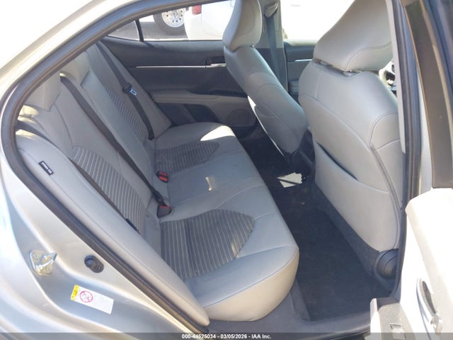 4T1B11HK8JU639203 Toyota CAMRY SE