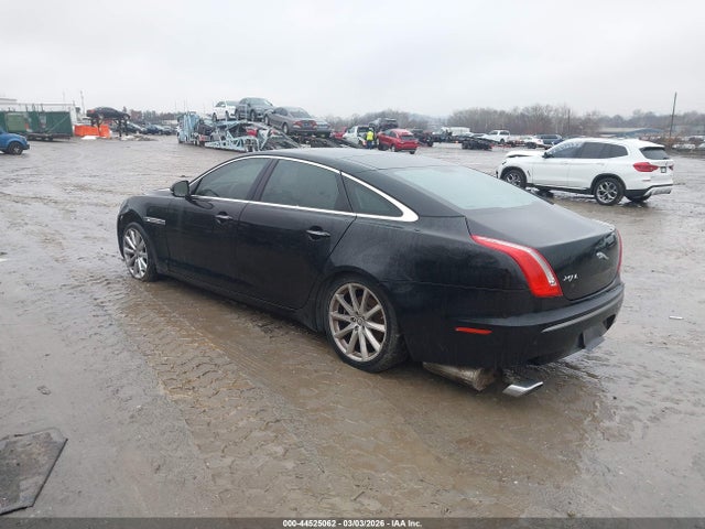 2011 JAGUAR XJ SAJWA2GB8BLV12313 Photo 2