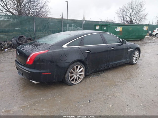 2011 JAGUAR XJ SAJWA2GB8BLV12313 Photo 3