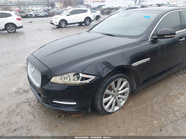 2011 JAGUAR XJ SAJWA2GB8BLV12313 Photo 5