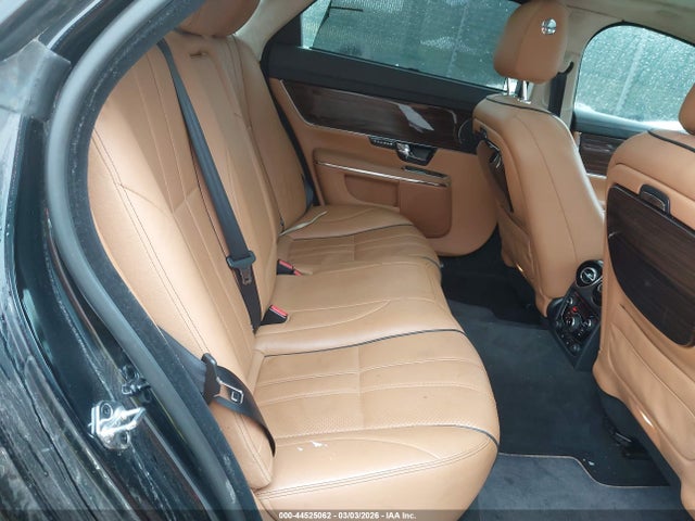 2011 JAGUAR XJ SAJWA2GB8BLV12313 Photo 7